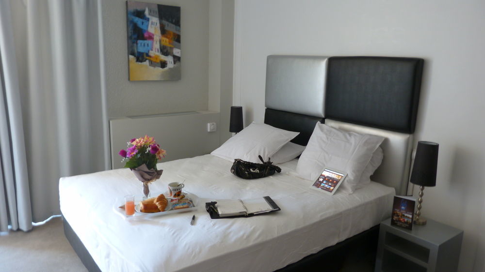 Yes Hotel Avignone Esterno foto